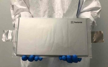 Китайська компанія xpeng представила суперзарядку для електромобілів