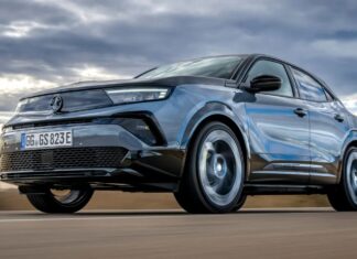 Vauxhall Mokka GSE 2025: Веселый и Быстрый Электрический Кроссовер