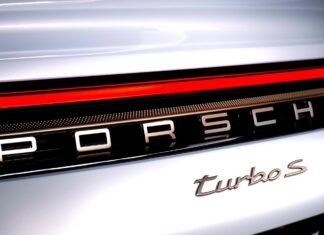 Porsche постане перед судом за ймовірний тиск на дилерів