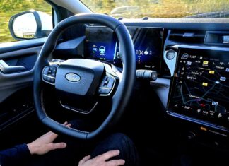 Безпека на Автопілоті: Приховані Ризики Напівавтономних Технологій