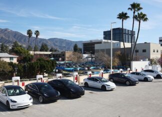 Американські Автовиробники Коригують EV-Стратегію на Фоні Змін у Регулюванні