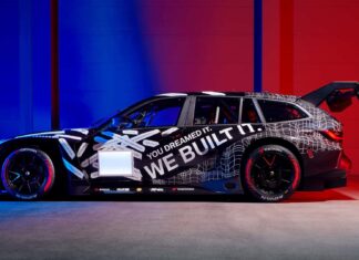 BMW M3 Універсал Виступить на Нюрбургрингу Після Вірусного Жарту на 1 Квітня