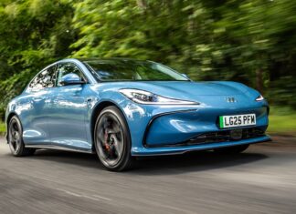 MG IM5: Новий гравець на ринку електромобілів-фастбеків