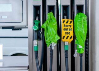 Паніка навколо палива охоплює Вікторію та Новий Південний Уельс: Заправки порожніють на тлі глобальних проблем із поставками