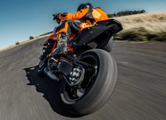 V-подібні двигуни тепер перевершують рядні четвірки: 10 прикладів