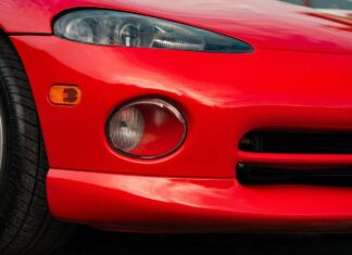 Генеральний директор Dodge каже, що підхід Viper Bare Bones може відкрити майбутнє доступних спортивних автомобілів