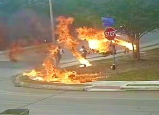 Трохи не сталося трагедії в Сан-Антоніо: спалах мотоцикла мало не зачепив дітей