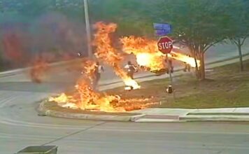 Трохи не сталося трагедії в Сан-Антоніо: спалах мотоцикла мало не зачепив дітей