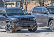 Помічено Jeep Cherokee Trailhawk на випробуваннях: повернення брутального компактного позашляховика