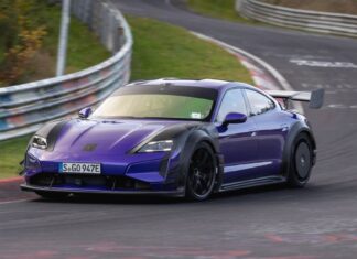 Porsche Taycan Turbo GT с доработками Manthey побил рекорд электроседанов на Нюрбургринге