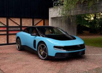 Ferrari Luce нарушает все правила