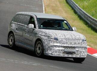 Genesis GV90: противага Range Rover з відчиненими дверима та театральним екраном