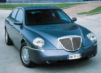 Обзот Lancia Thesis: чому цей забутий бізнес-седан зазнав провалу