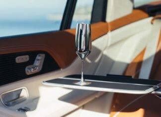 Інтер’єр Mercedes-Maybach GLS 680 2027: екрани, перемикачі та абсолютний комфорт