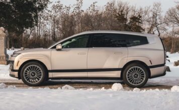 Hyundai Ioniq 9: Доросла поведінка на дорозі