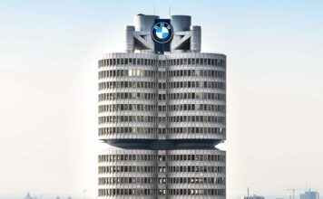 Чому штаб-квартира BMW виглядає саме так?
