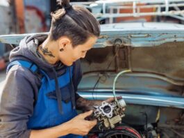 Jak karburátor míchá palivo a vzduch pro zlepšení výkonu motoru